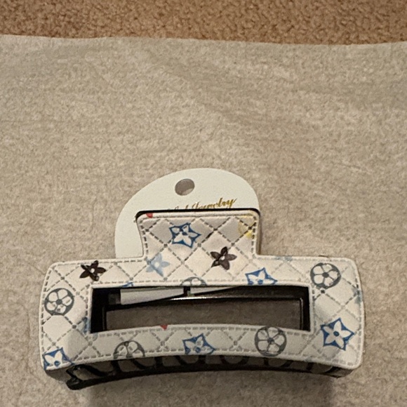 Accessories - NWT - White and Blue Quilted Hair Claw Clip